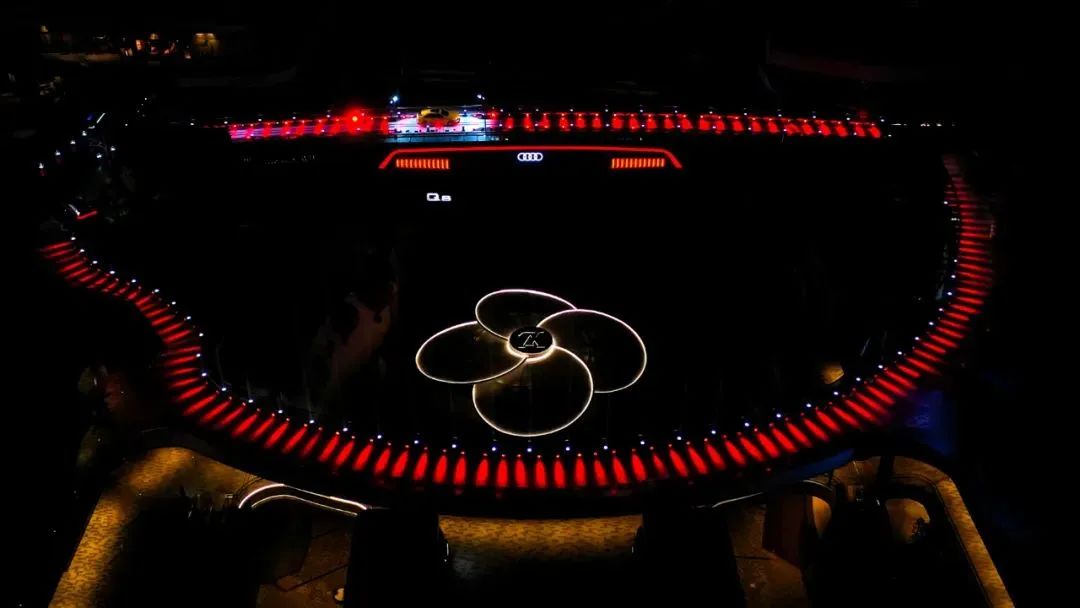 奥迪Q8无边天际T台秀活动策划成功的刷屏了社交平台