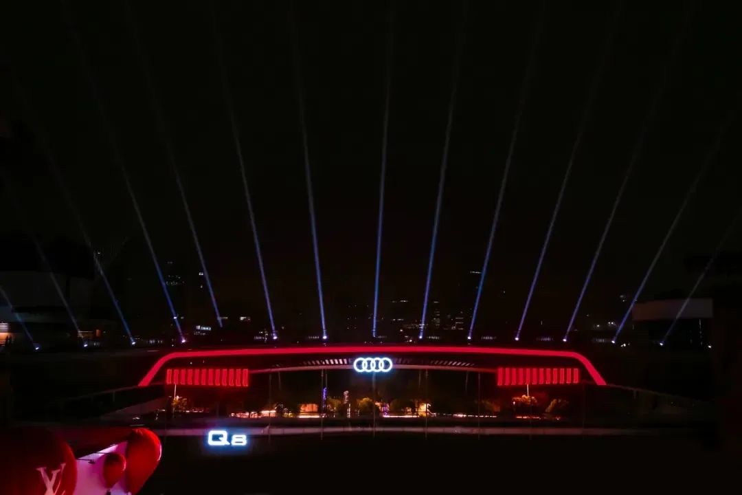 奥迪Q8无边天际T台秀活动策划成功的刷屏了社交平台