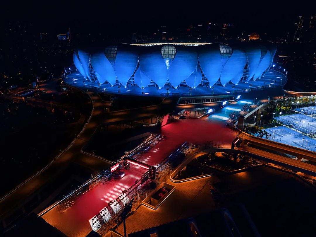 奥迪RS燃擎之夜活动策划了空间、时间、赛道街道、燃油电动四重折叠