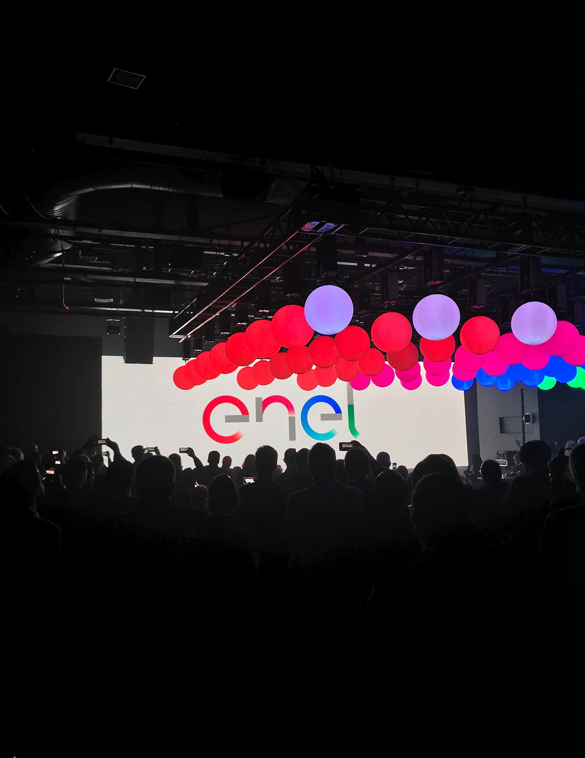 ENEL高峰论坛整体视觉效果动感和酷炫范十足