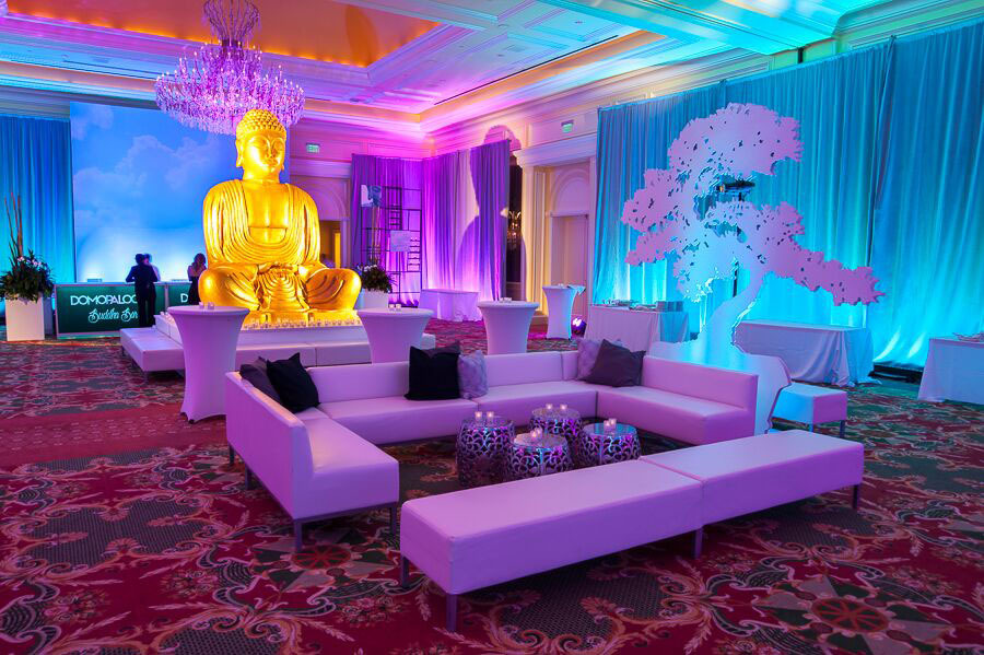 在行业大会活动现场策划一个“禅吧”，东方的佛教文化给予了策划灵感