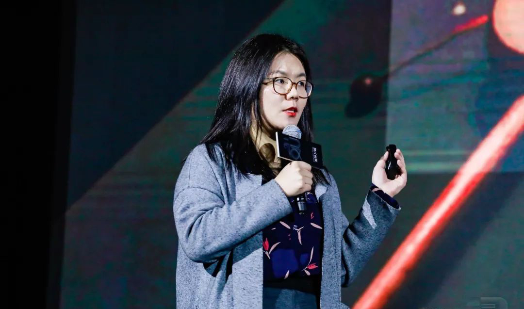 沉浸式商业赋能峰会活动探讨了新技术、新发展、新趋势