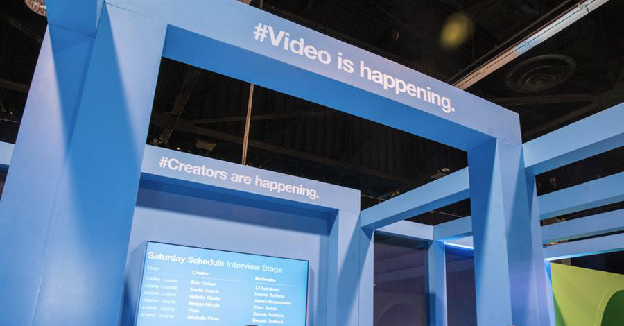 在线视频大会活动创造的沉浸在光和颜色的空间,使品牌体验更强了