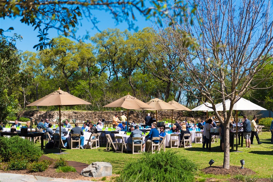 行业会议活动新增的休闲体验活动真有趣,斗牛士也上场啦!