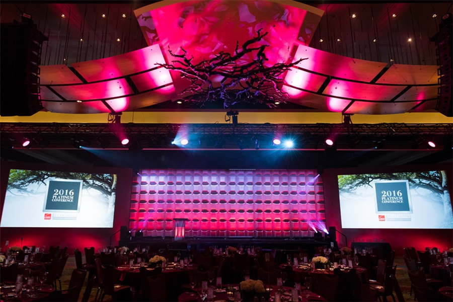 行业会议活动新增的休闲体验活动真有趣,斗牛士也上场啦!