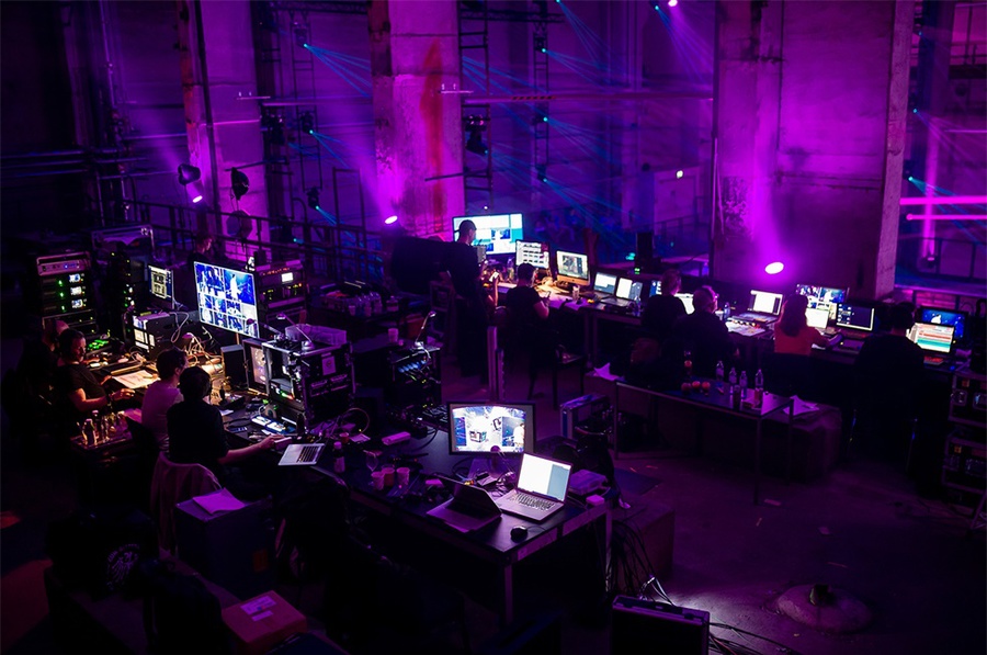 区块链峰会活动上除了360度活动体验，更大量使用了NFC通讯技术