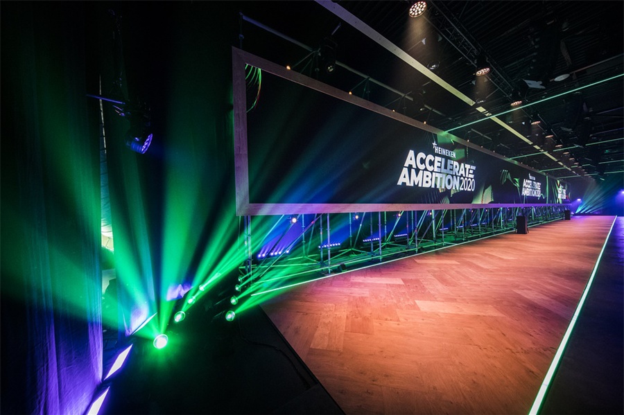 喜力商业周策划了一系列交流互动展览活动,炫酷派对活动更是嗨翻天