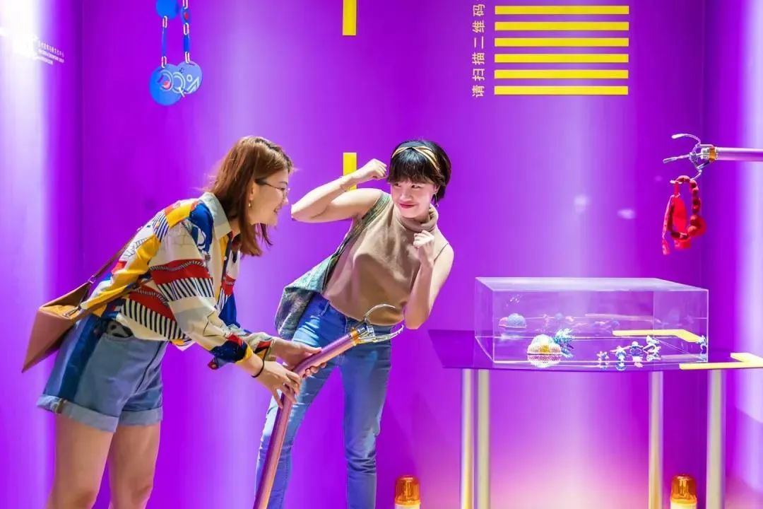 设计节展览活动策划的21件创意装置和4间POP-UP快闪店亮了