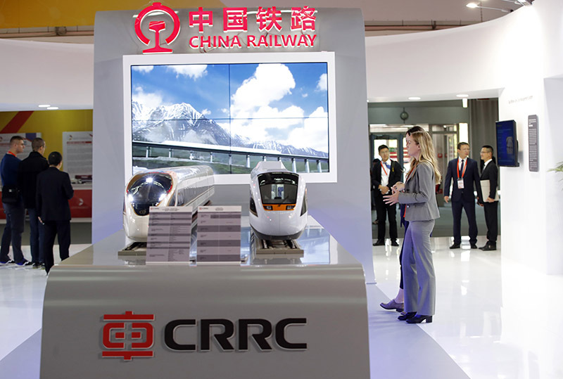 中东欧国家创新合作大会活动策划的这个沉浸式走廊太美了