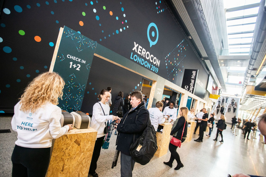 最美行业活动策划Xero大会，舞台上RGB灯珠视觉效果杠杠