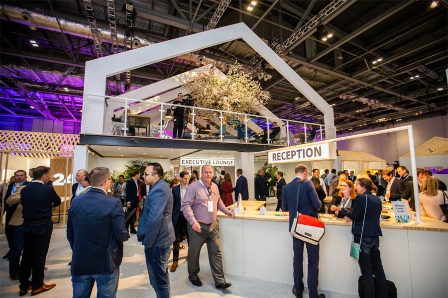 Adobe峰会活动策划的Adobe体验云和“水母”,效果很沉浸式