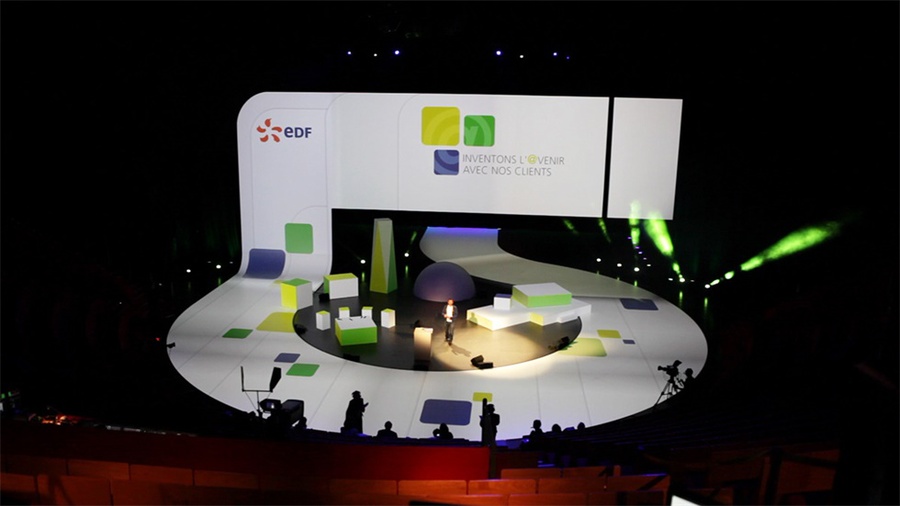 采用视频映射技术的EDF商业活动策划现场仿佛被「魔法」所震撼