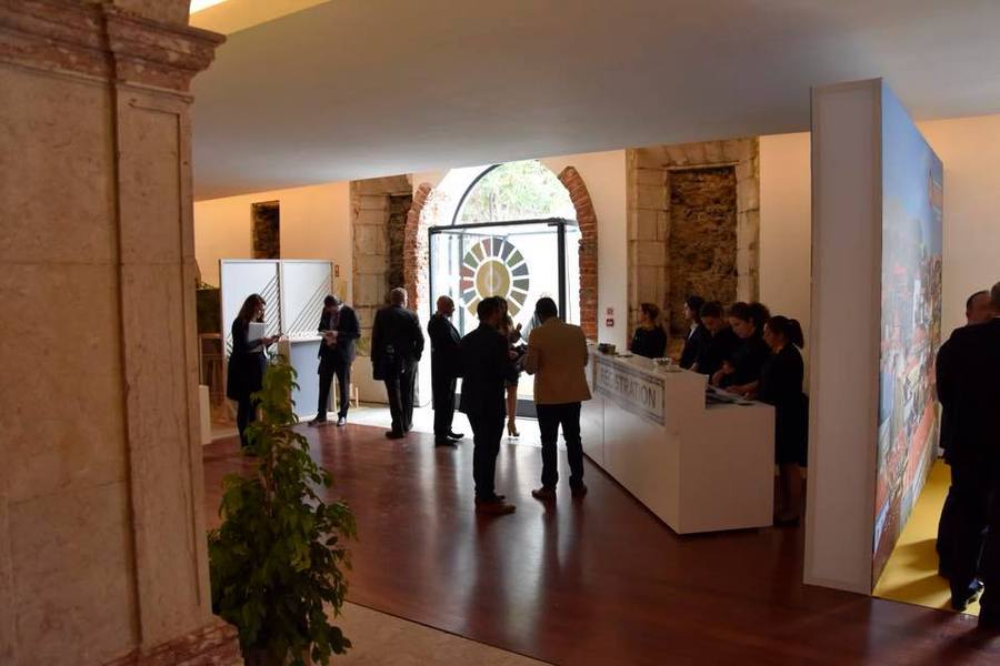 非常正式的可持续能源发展论坛活动策划竟是在修道院举行的