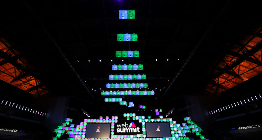 网络峰会活动策划的舞美再次刷新全球最佳会议技术,水箱运用亮点多