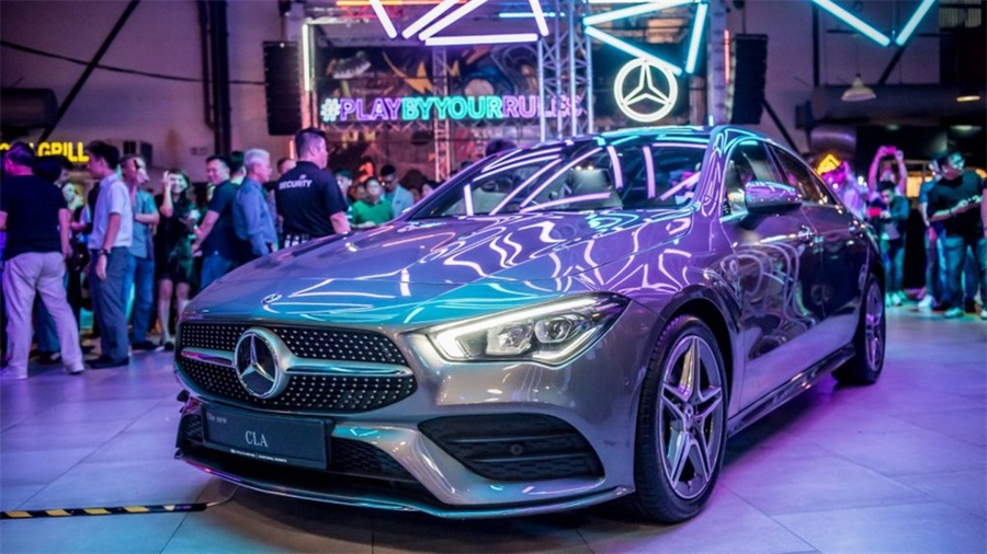 奔驰CLA发布派对活动策划现场设计成涂鸦装置的小贩风格自由市场