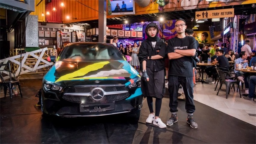 奔驰CLA发布派对活动策划现场设计成涂鸦装置的小贩风格自由市场