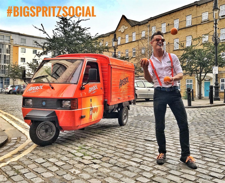 开胃酒体验式派对活动策划居然有点橙黄色的「运河」，真有趣