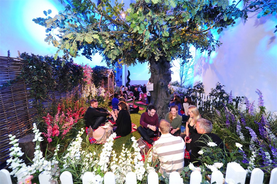 皮姆甜酒的夏季花园体验活动策划浓缩了英国人夏天的所有映像