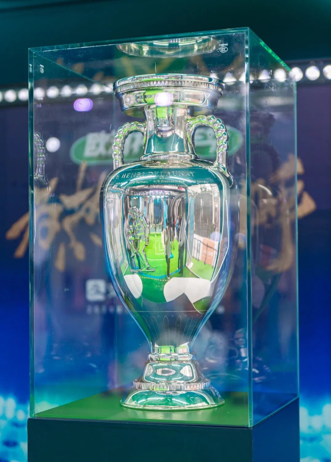 支付宝“为热爱欢呼”欧洲杯嘉年华活动策划很吸引人，过「足」球瘾