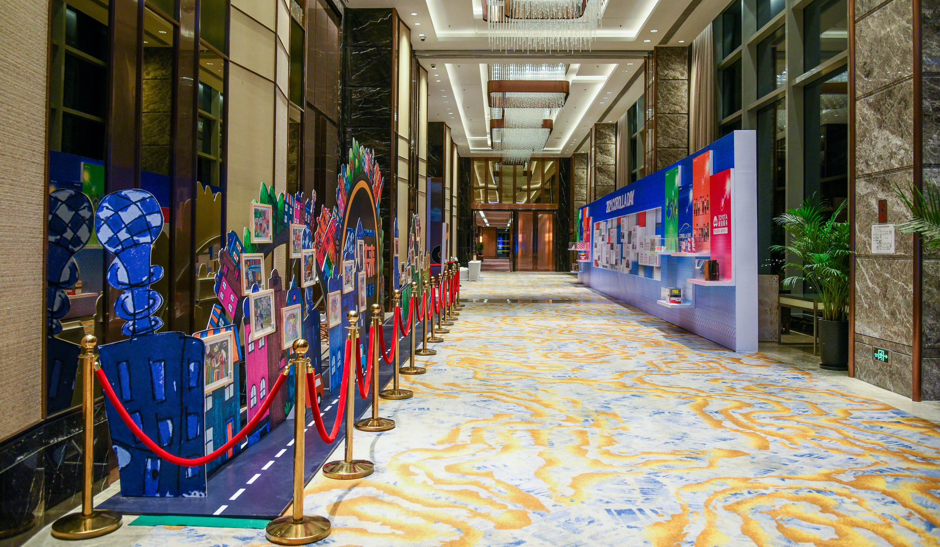 今年「一起遇见光」卡罗拉家庭日活动策划充满了温馨与未来科技感