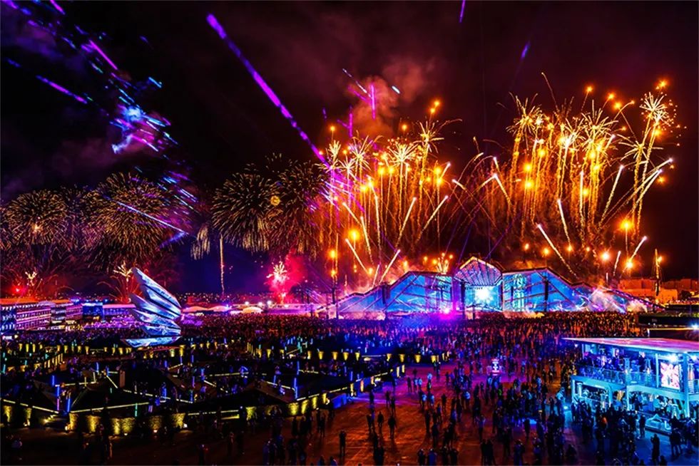 今年的MDLBEAST暴风电子音乐节活动策划推出了“尊重与重构”