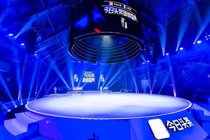 时尚庆典活动的国潮T台秀压轴亮相，尽显国范美感