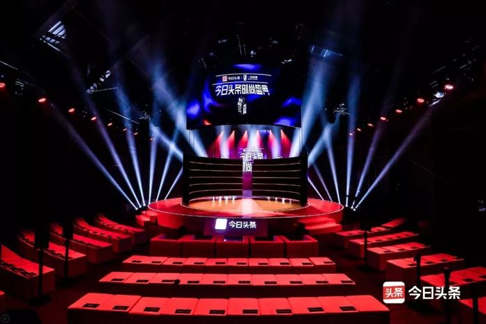 时尚庆典活动的国潮T台秀压轴亮相，尽显国范美感