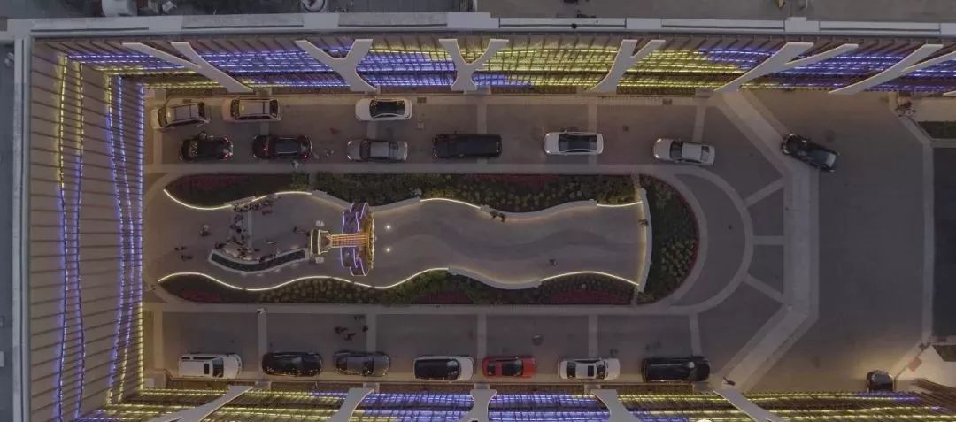 吉他立面灯光装置点燃了大西洋城的硬石赌场的视觉体验