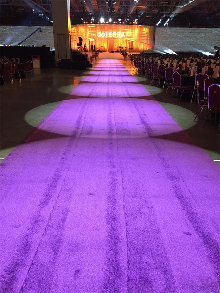 这个精油世家的全球大会活动策划的舞美，让舞台更生动了