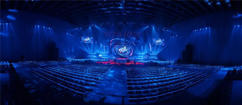 年终盛典活动打破舞台和观众间的壁垒,无处不舞台精彩亮相