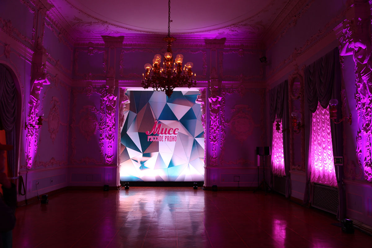 选美赛事就是不同于电竞比赛,满屏都是大长腿