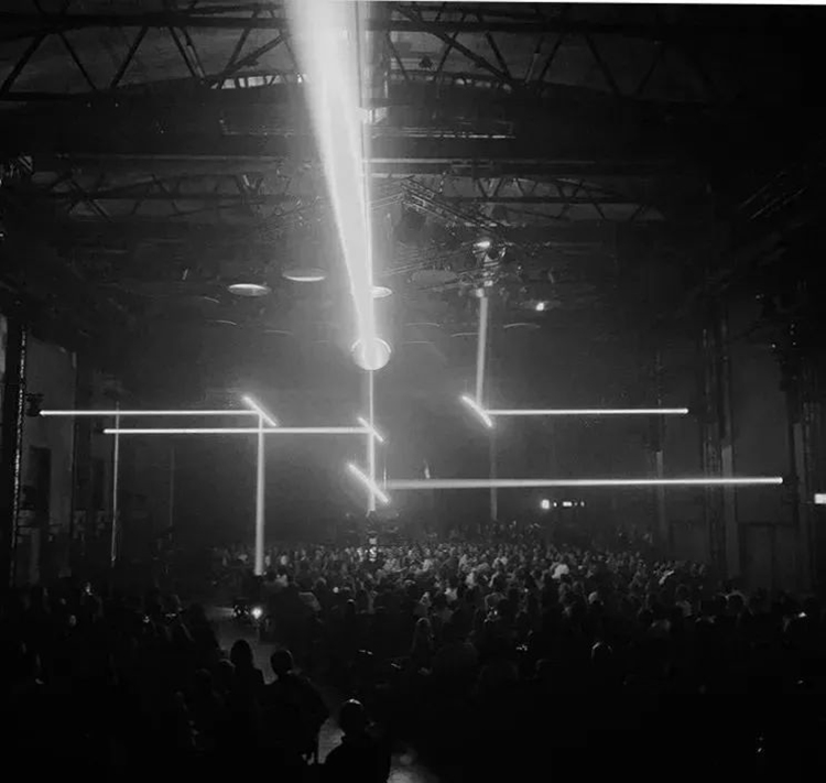 用一场灯光秀展览活动震撼视觉,让心灵为之倾倒