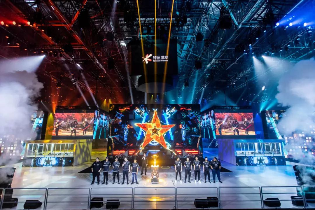 CFS打造了一场“零距离”的试听盛宴活动,裸眼3D投影秀惊险刺激