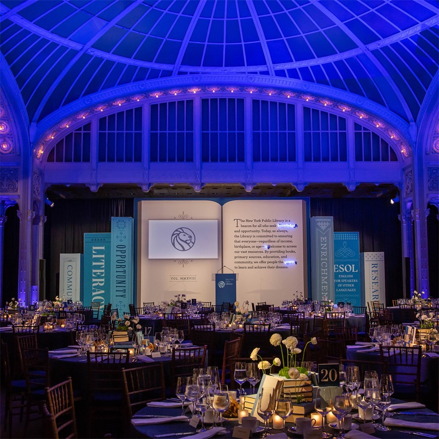 用书做设计元素的晚会活动策划打破刻板常规，惊艳了全场