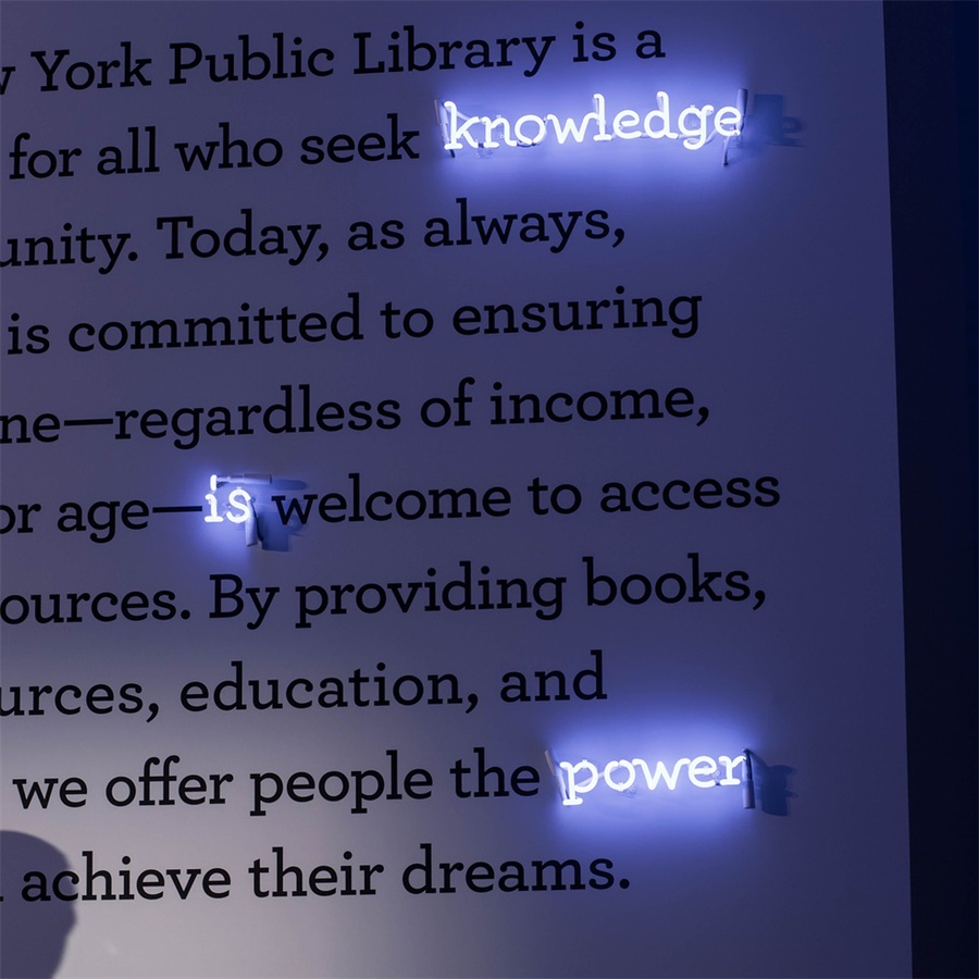 用书做设计元素的晚会活动策划打破刻板常规,惊艳了全场