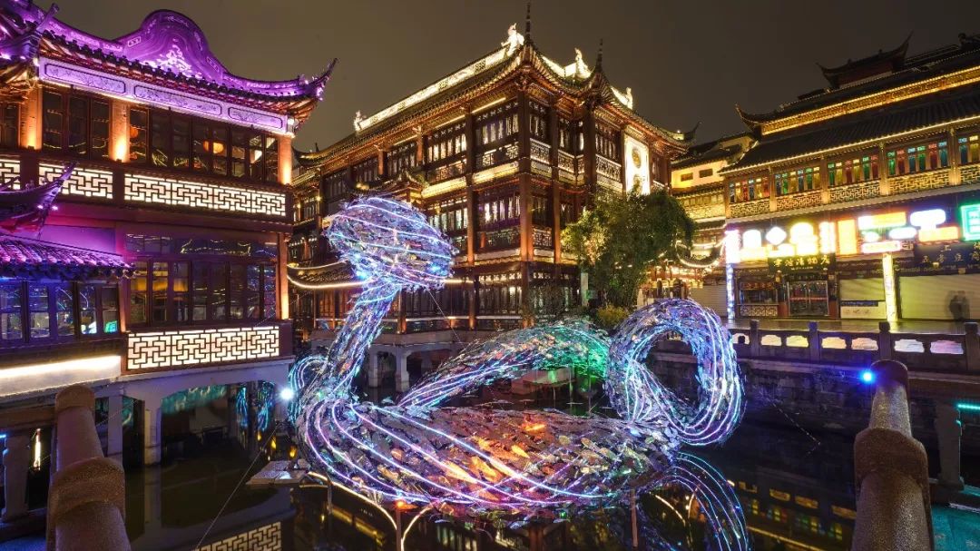 新春灯光秀活动的“鱼旎如意”和“一带一路兴创未来”亮眼极了