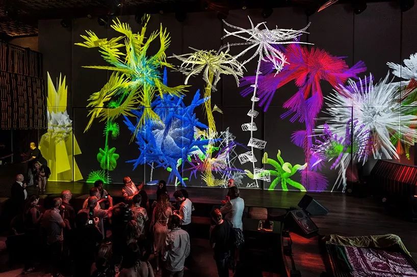 数字艺术展览活动仅为庆祝这家多感官美食剧场的全新开放