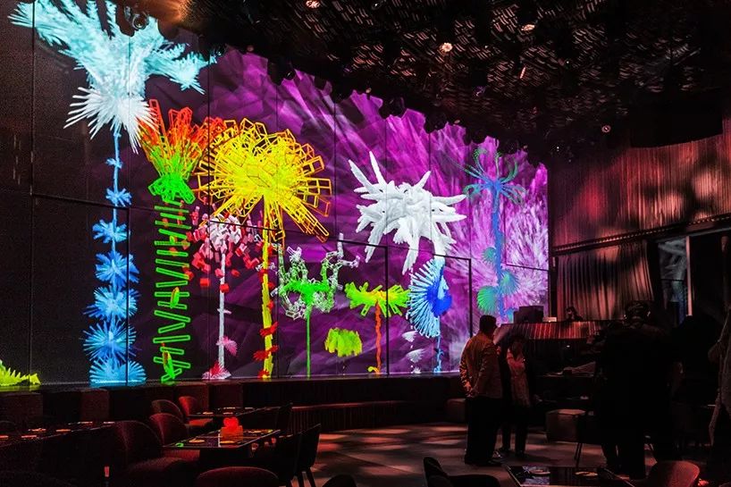 数字艺术展览活动仅为庆祝这家多感官美食剧场的全新开放