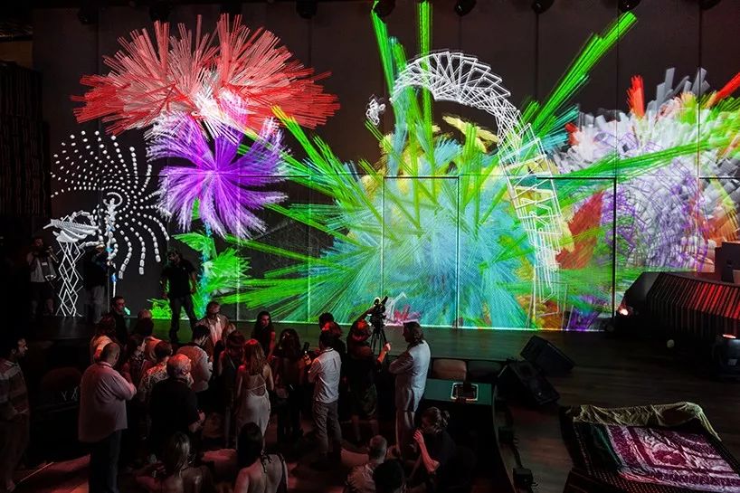 数字艺术展览活动仅为庆祝这家多感官美食剧场的全新开放