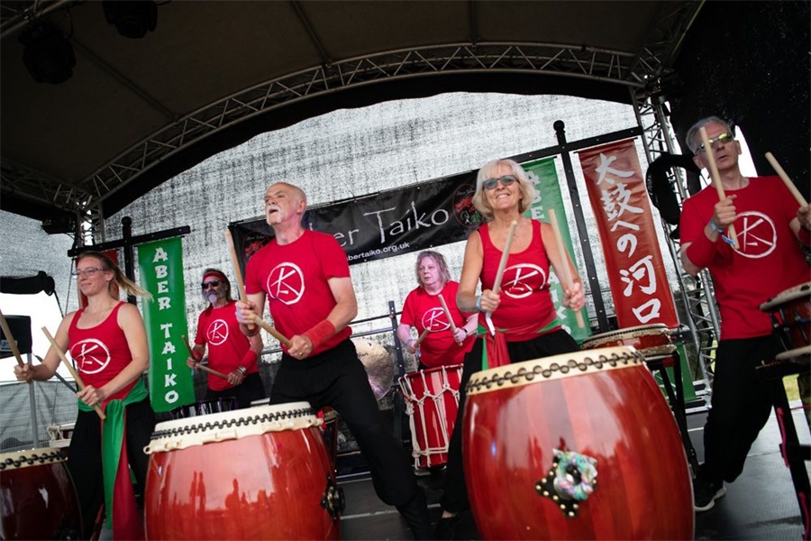 世界啤酒英里接力锦标赛活动太有趣了,策划创意杠杠的