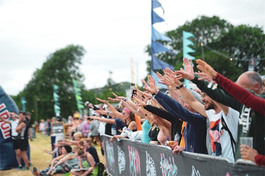 世界啤酒英里接力锦标赛活动太有趣了,策划创意杠杠的