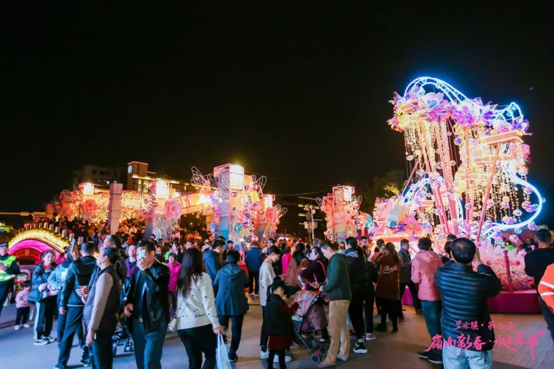 水上花市的展览活动今年里水镇亮相央视《新闻联播》，聚集了各地眼球