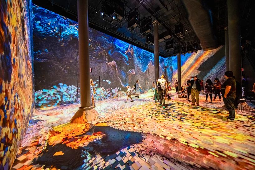 这样一个灯光艺术展览活动重新定义了建筑结构与媒体艺术的关系