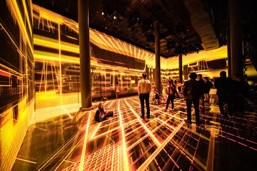 这样一个灯光艺术展览活动重新定义了建筑结构与媒体艺术的关系