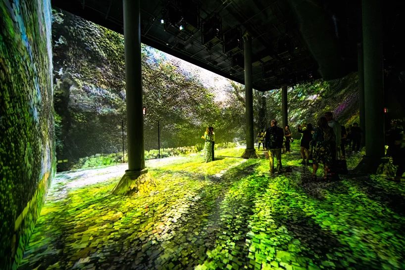 这样一个灯光艺术展览活动重新定义了建筑结构与媒体艺术的关系