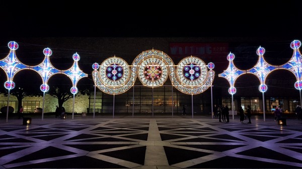 光之书写的灯光艺术展览活动融合了户外场地，全新沉浸式展出