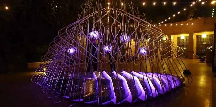 街头的这个LED灯光艺术展览活动装置还能产生声波流,太神奇了