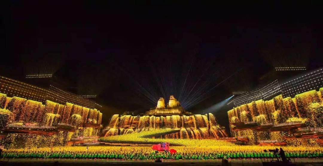 盛典活动策划的舞美这般气势磅礴的，当属再现“黄河”之势