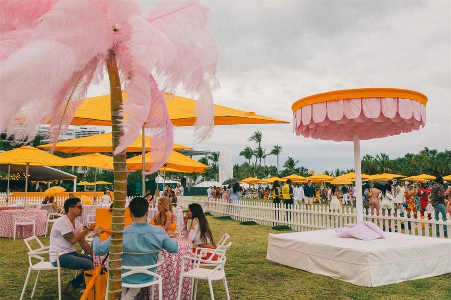 这家酒品牌的嘉年华活动现场创造了一个社交媒体化的机会