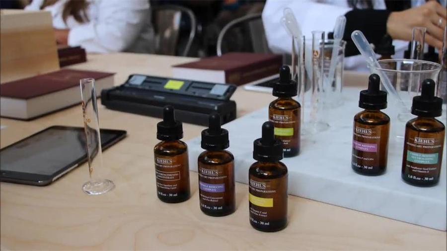 美妆品牌的周年庆活动中，2天4个活动妥妥地彰显了品牌服务和创新贡献